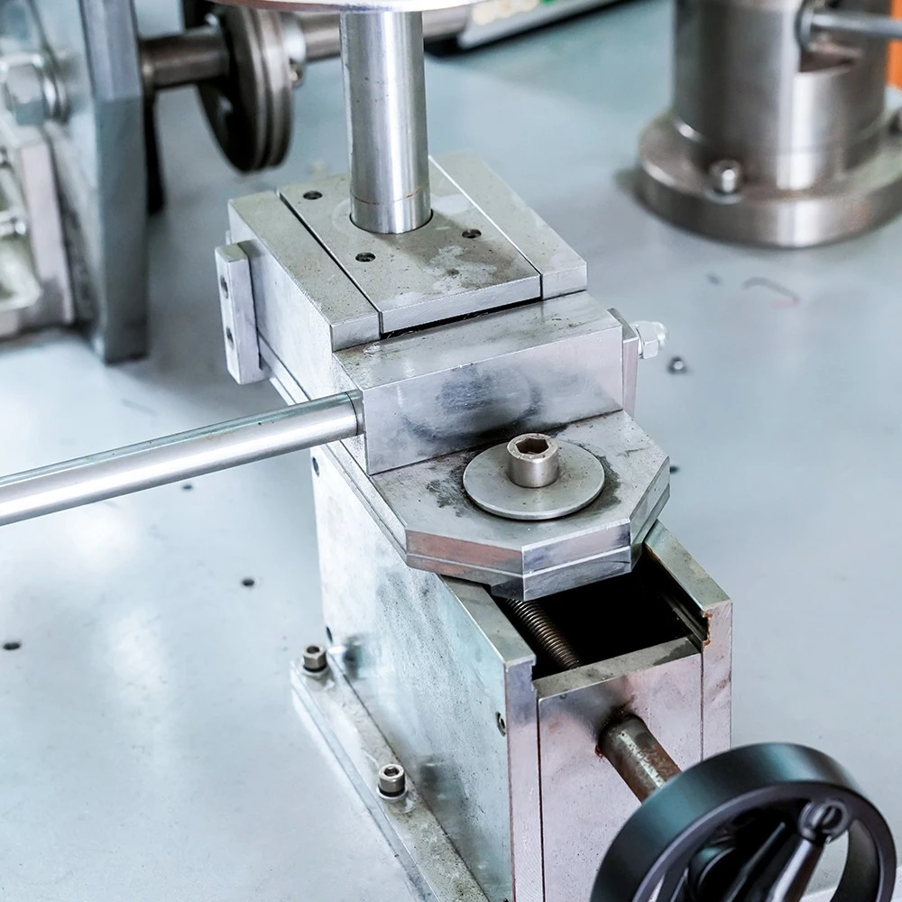 JG 8204 落地式環形變壓器繞線機細部2