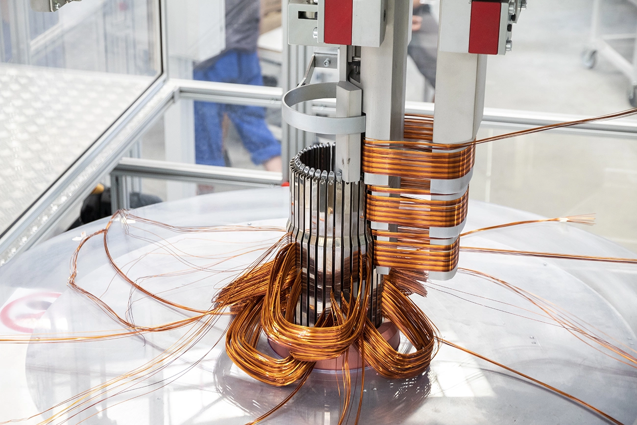 半自動繞線機繞製銅線